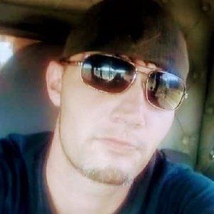 Meet your Posher, Derrick